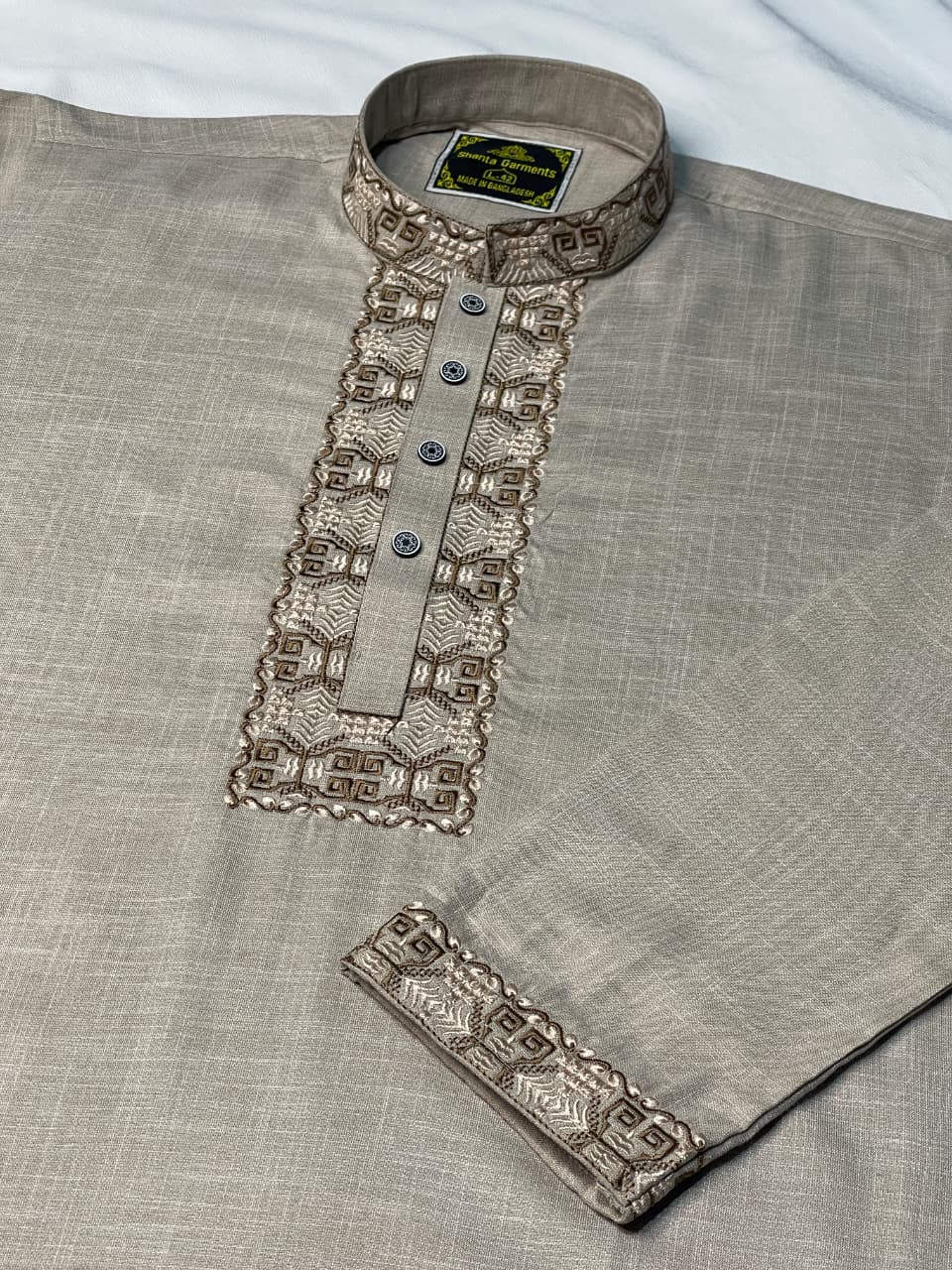 182 প্রিমিয়াম ইমপোর্টেড কটন এমব্রয়ডারি পাঞ্জাবি ( Code: 182 ) - Image 1